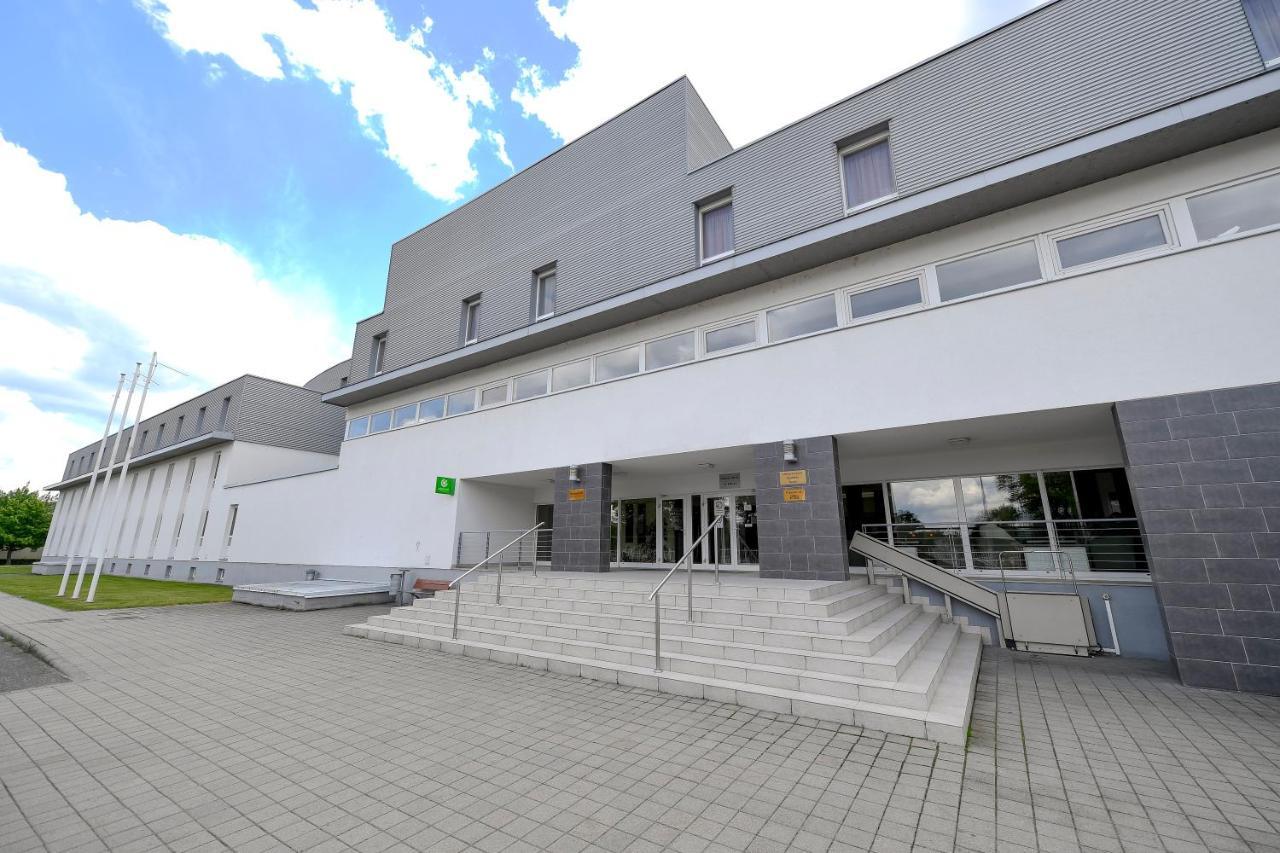 Campus Hotel Debrecen Eksteriør billede