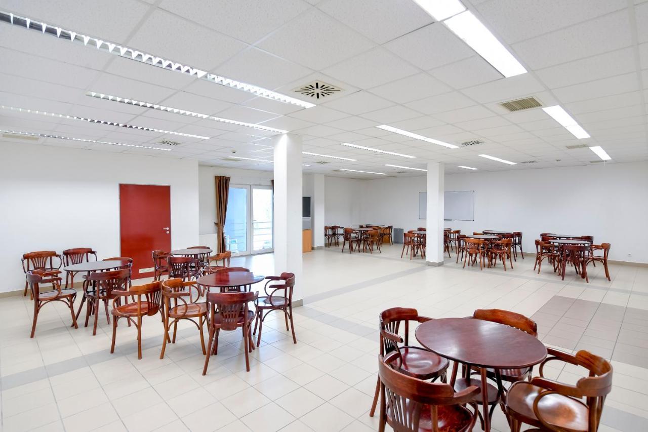 Campus Hotel Debrecen Eksteriør billede